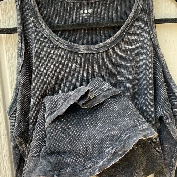 Three Dots thermal high low cold shoulder top - Picture 9 of 11